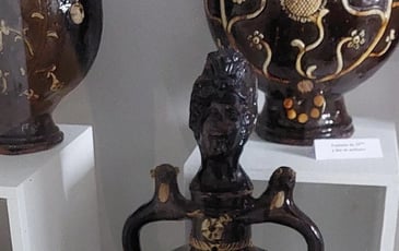 Visite guidée du musée de poteries anciennes