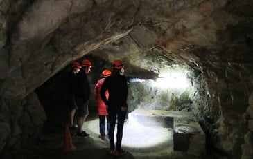 Visite guidée : spéléologie à la batterie du Roule