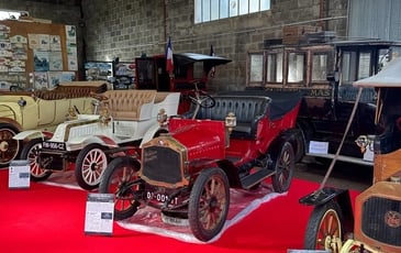 Exposition de voitures anciennes