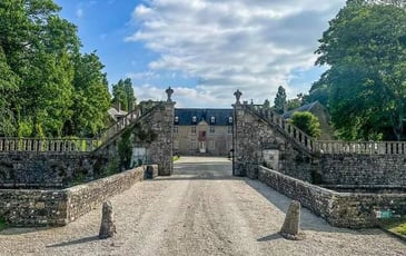 Conférence : évolutions stratégiques, du camp romain aux douves du XVIIe siècle, à la fibre du XXIe