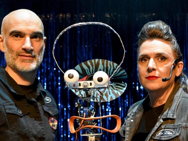 La Tête “Mi-Pneu Mi-Punk”, cie La Boîte à sel