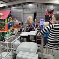 Visite guidée des hangars du Carnaval de Granville