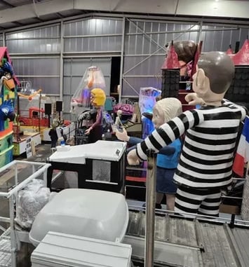 Visite guidée des hangars du Carnaval de Granville