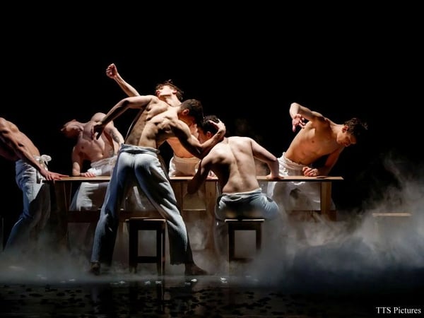 Spectacle à l'Archipel : Rêves / Cirque Inshi
