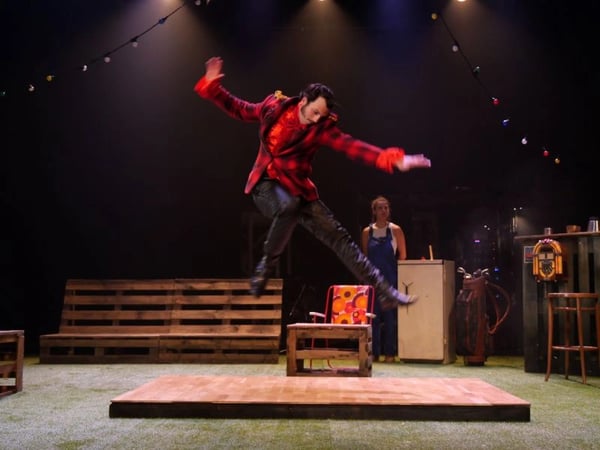 Spectacle à l'Archipel : Le Jeu de l'amour et du hasard / Collectif L'Emeute